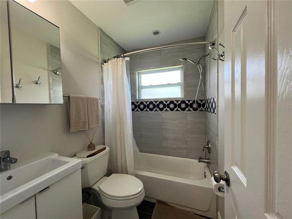 В аренду: $2,900 (2 спален, 1 ванн, 920 Квадратных фут)