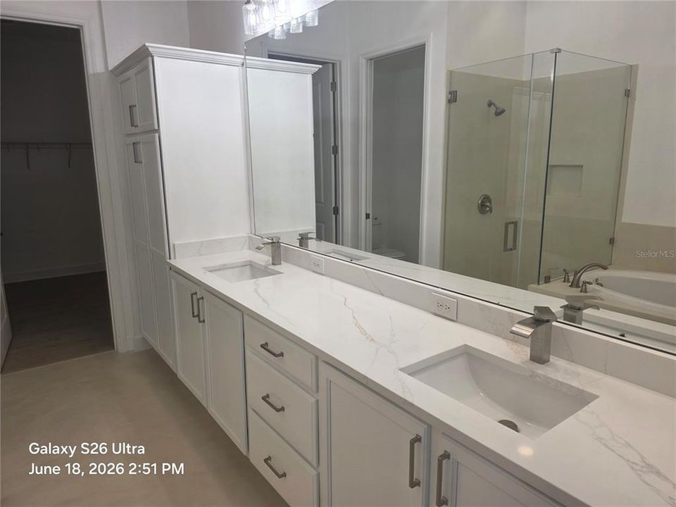 En Venta: $494,500 (3 camas, 2 baños, 1944 Pies cuadrados)