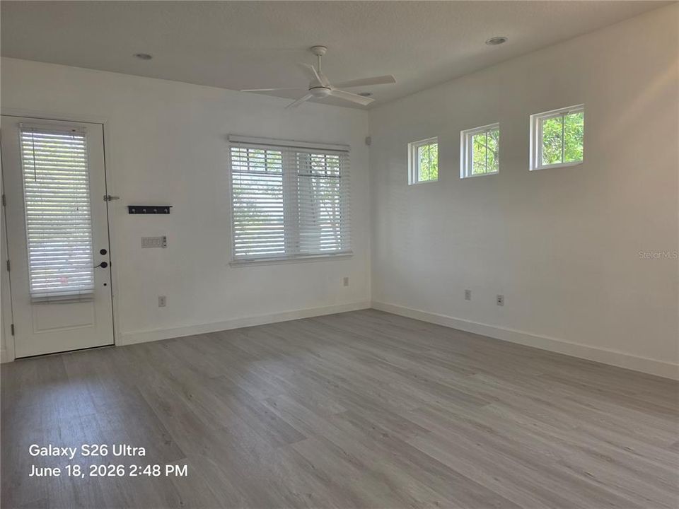 En Venta: $494,500 (3 camas, 2 baños, 1944 Pies cuadrados)