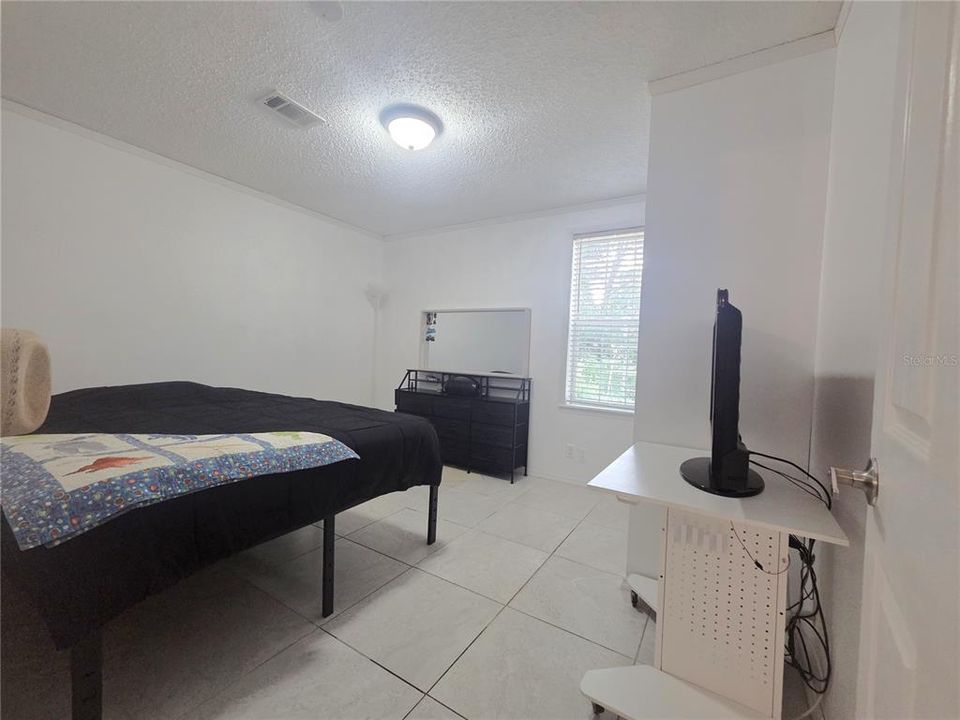 For Sale: $349,900 (4 beds, 2 baths, 1674 Square Feet)
