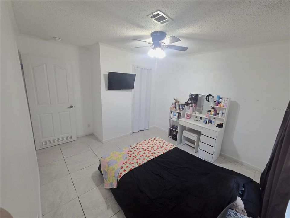 For Sale: $349,900 (4 beds, 2 baths, 1674 Square Feet)