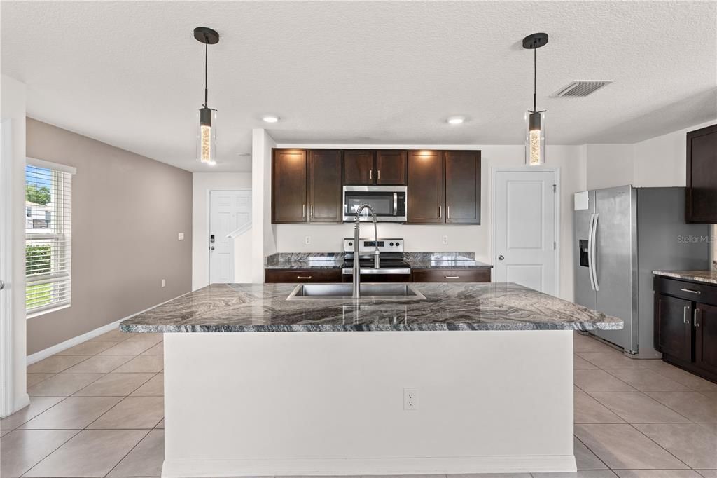 For Rent: $2,500 (4 beds, 2 baths, 2238 Square Feet)