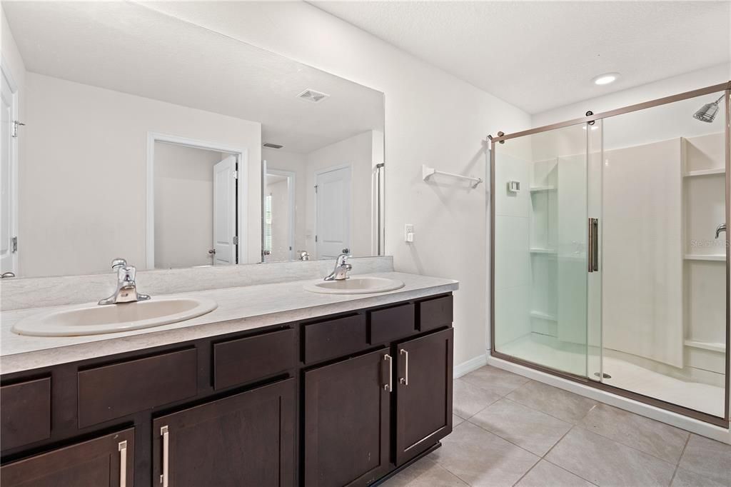 For Rent: $2,500 (4 beds, 2 baths, 2238 Square Feet)