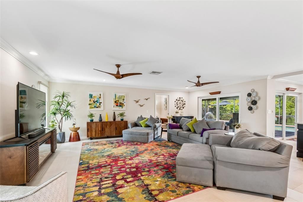 En Venta: $975,000 (2 camas, 2 baños, 1689 Pies cuadrados)