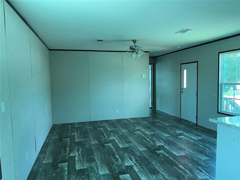 На продажу: $265,000 (2 спален, 2 ванн, 910 Квадратных фут)