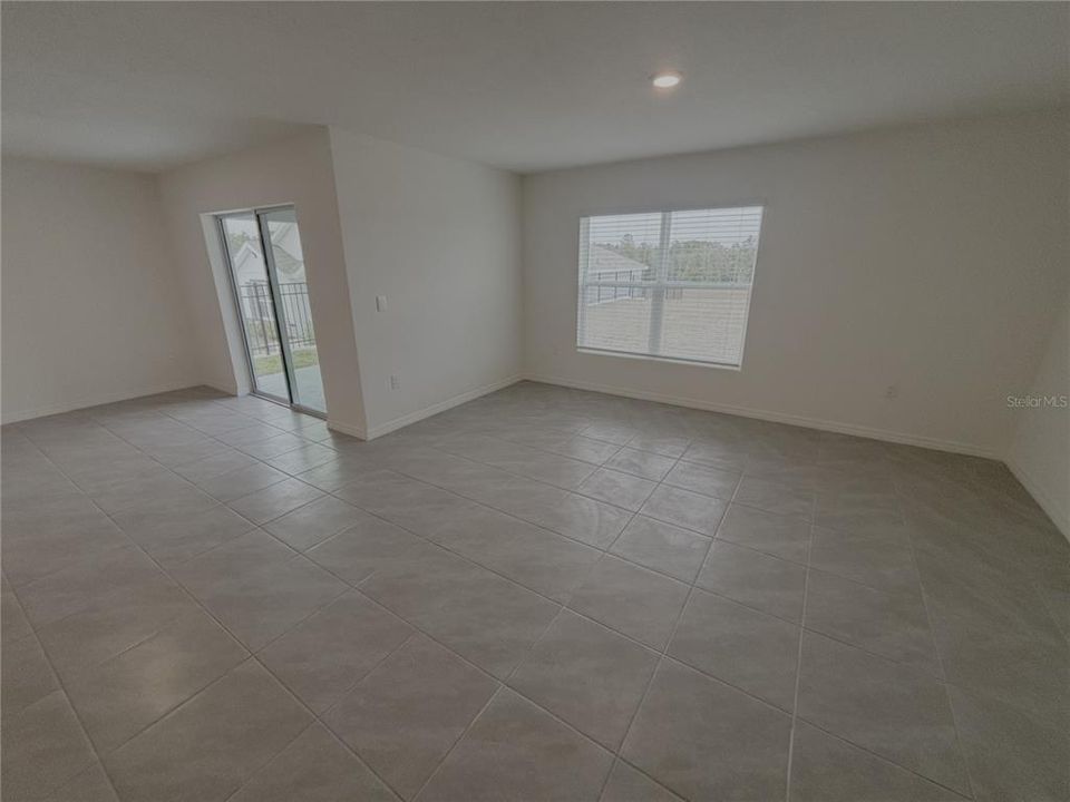 В аренду: $1,995 (4 спален, 2 ванн, 1804 Квадратных фут)