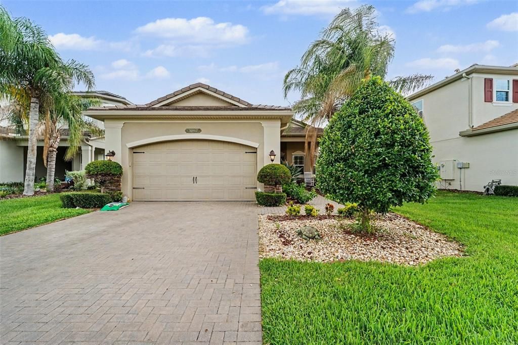 For Sale: $510,000 (3 beds, 2 baths, 2092 Square Feet)