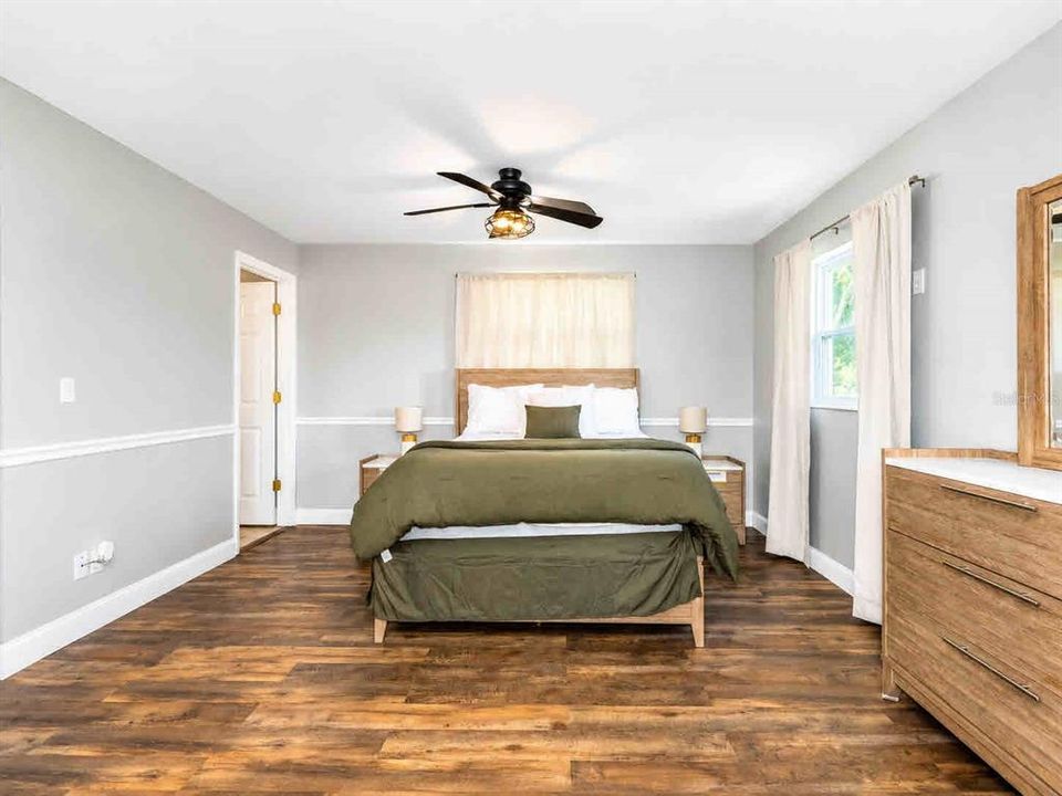 For Sale: $1,595,000 (3 beds, 2 baths, 1719 Square Feet)