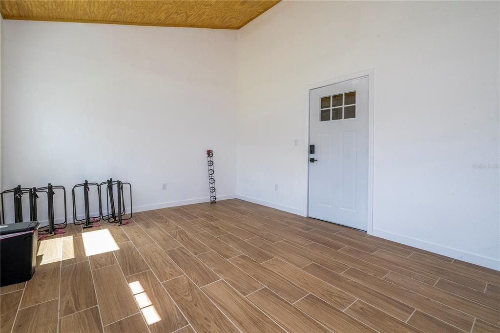 For Sale: $1,595,000 (3 beds, 2 baths, 1719 Square Feet)