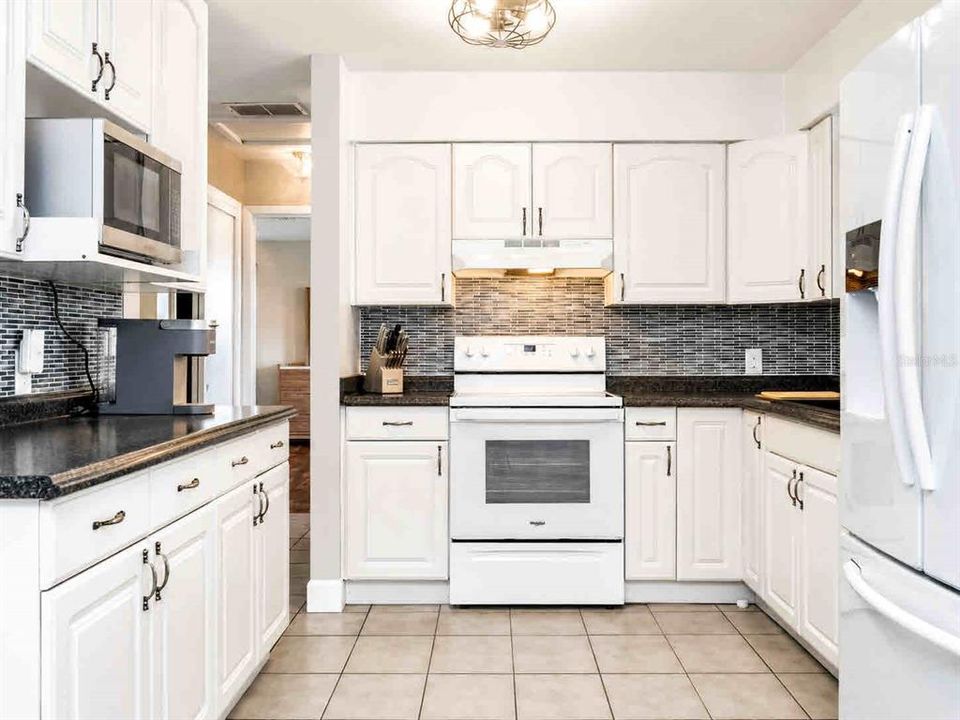 For Sale: $1,595,000 (3 beds, 2 baths, 1719 Square Feet)