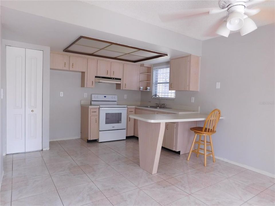 For Sale: $365,000 (4 beds, 2 baths, 1426 Square Feet)