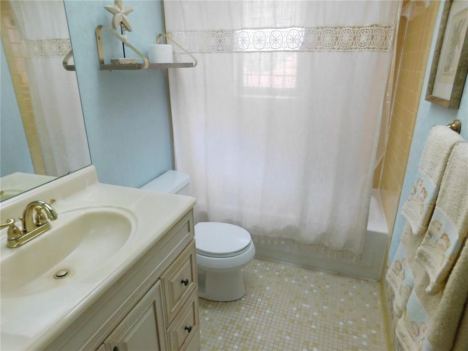 For Sale: $365,000 (4 beds, 2 baths, 1426 Square Feet)
