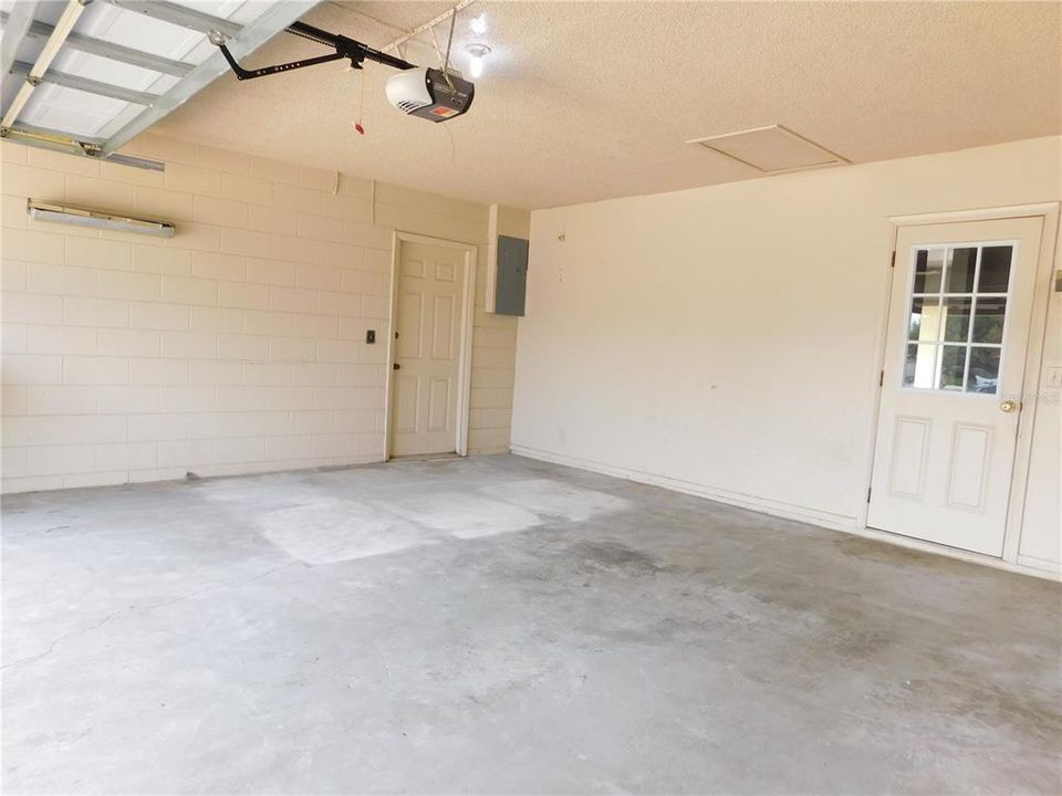 For Sale: $365,000 (4 beds, 2 baths, 1426 Square Feet)