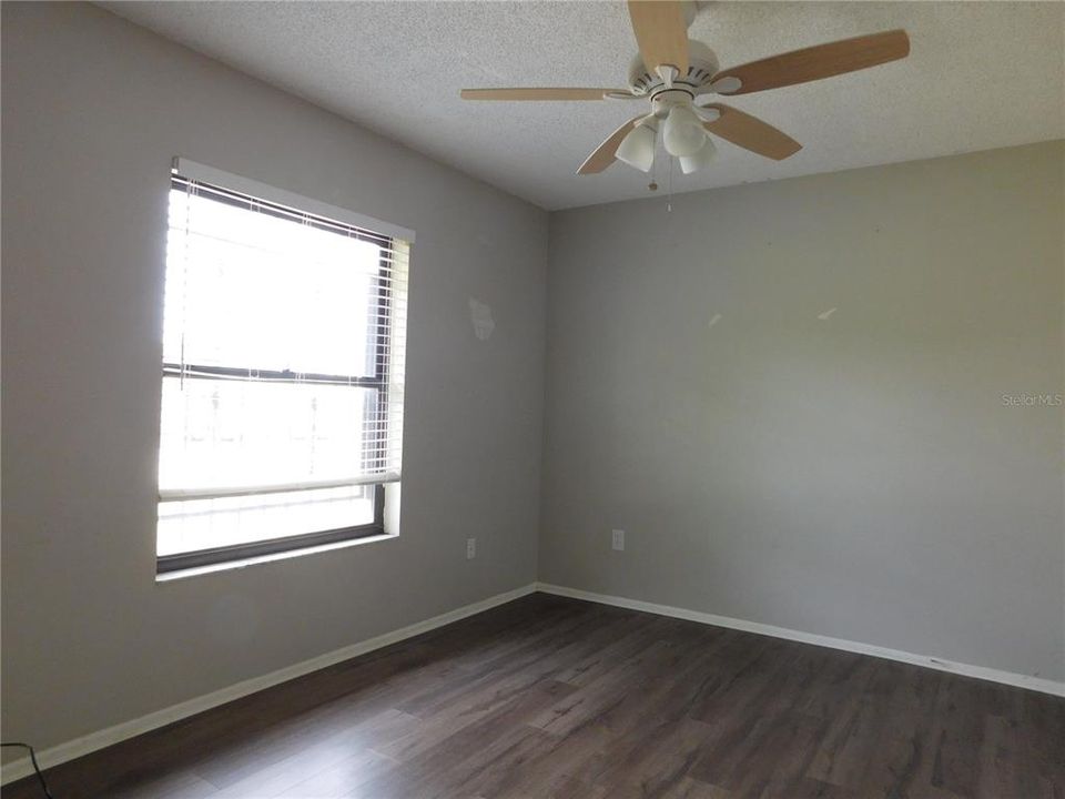 For Sale: $365,000 (4 beds, 2 baths, 1426 Square Feet)