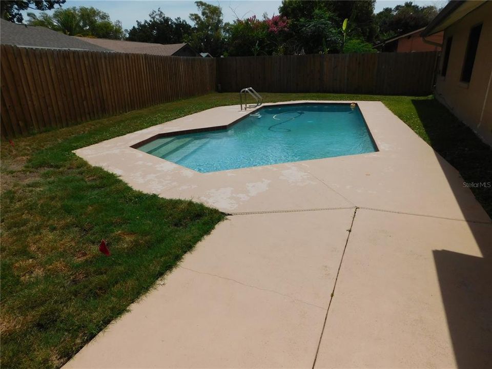 For Sale: $365,000 (4 beds, 2 baths, 1426 Square Feet)
