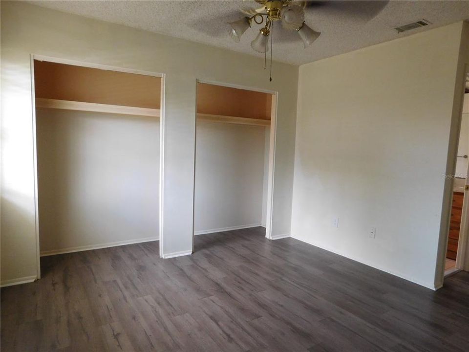 For Sale: $365,000 (4 beds, 2 baths, 1426 Square Feet)