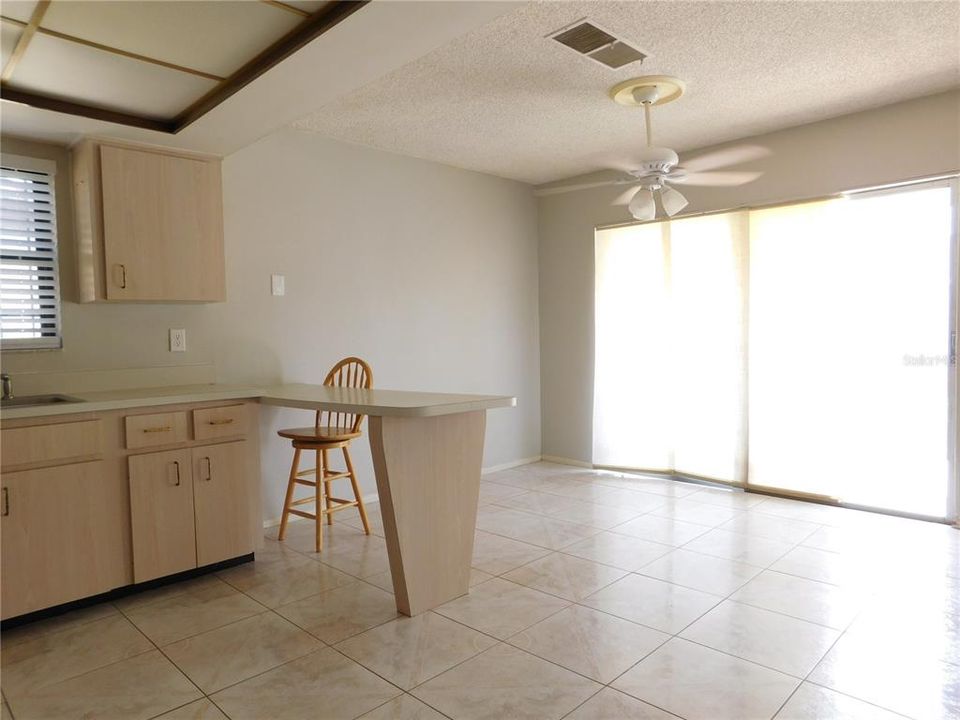For Sale: $365,000 (4 beds, 2 baths, 1426 Square Feet)