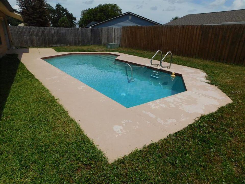 For Sale: $365,000 (4 beds, 2 baths, 1426 Square Feet)