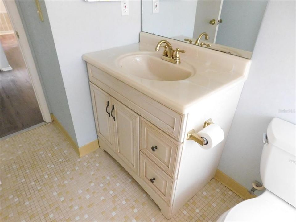 For Sale: $365,000 (4 beds, 2 baths, 1426 Square Feet)