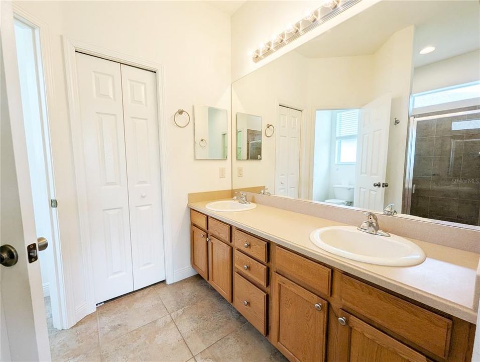 For Sale: $230,000 (3 beds, 2 baths, 1706 Square Feet)