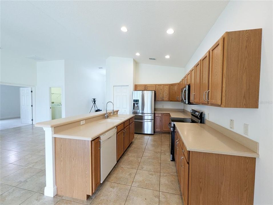 For Sale: $230,000 (3 beds, 2 baths, 1706 Square Feet)