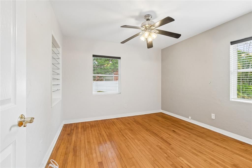 Activo con contrato: $500,000 (3 camas, 2 baños, 1638 Pies cuadrados)
