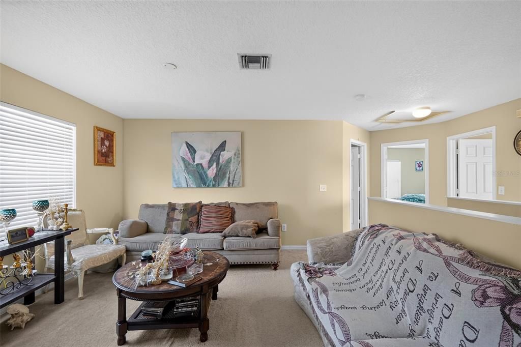 For Sale: $349,900 (5 beds, 2 baths, 2212 Square Feet)