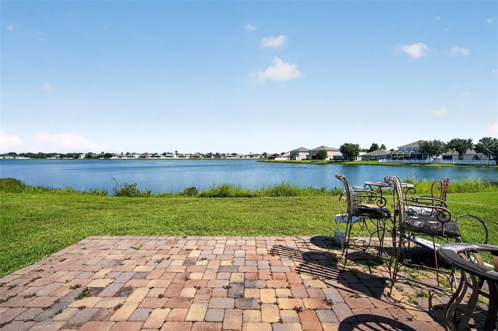 For Sale: $349,900 (5 beds, 2 baths, 2212 Square Feet)