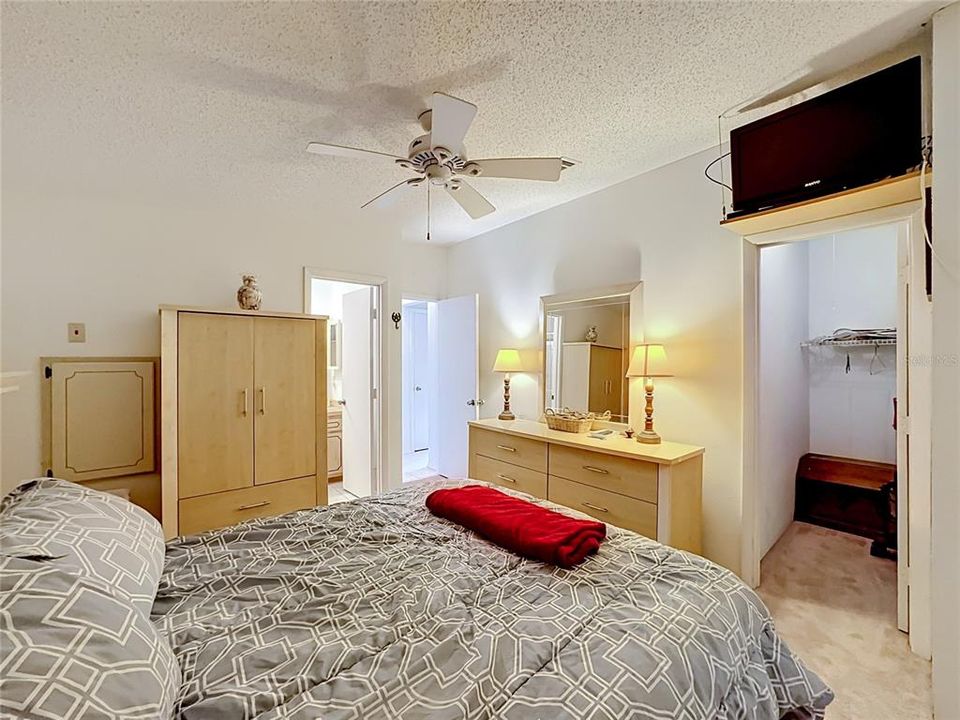 For Sale: $144,000 (3 beds, 2 baths, 936 Square Feet)