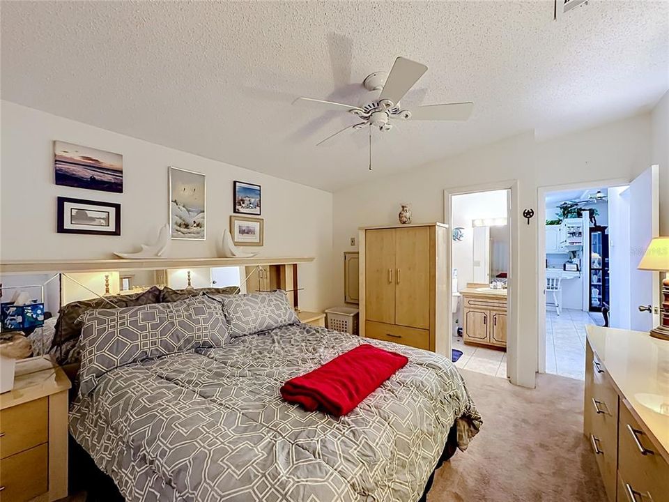 For Sale: $144,000 (3 beds, 2 baths, 936 Square Feet)
