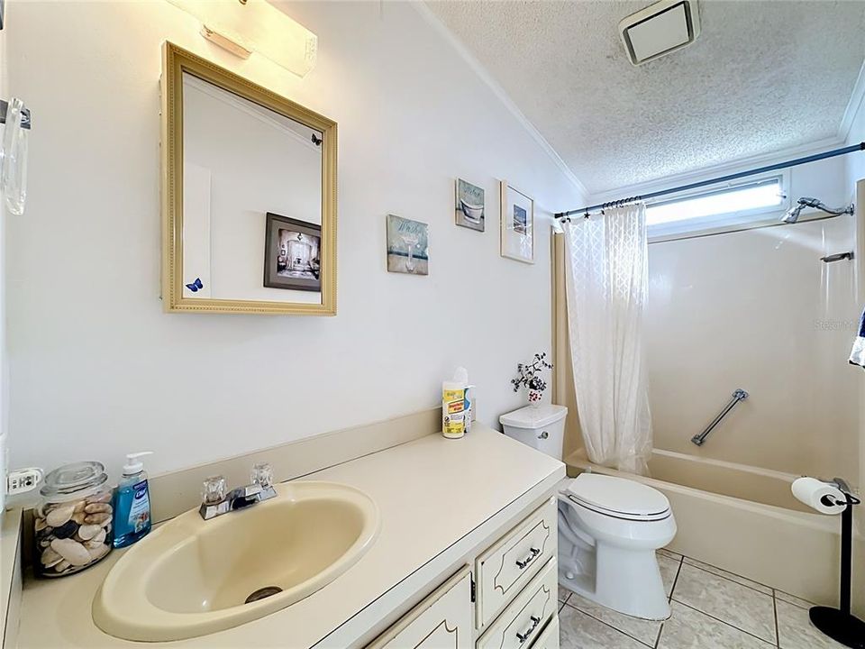 For Sale: $144,000 (3 beds, 2 baths, 936 Square Feet)