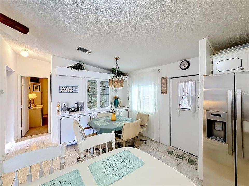 For Sale: $144,000 (3 beds, 2 baths, 936 Square Feet)