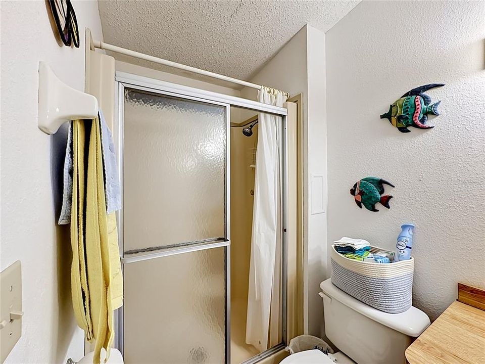 For Sale: $144,000 (3 beds, 2 baths, 936 Square Feet)