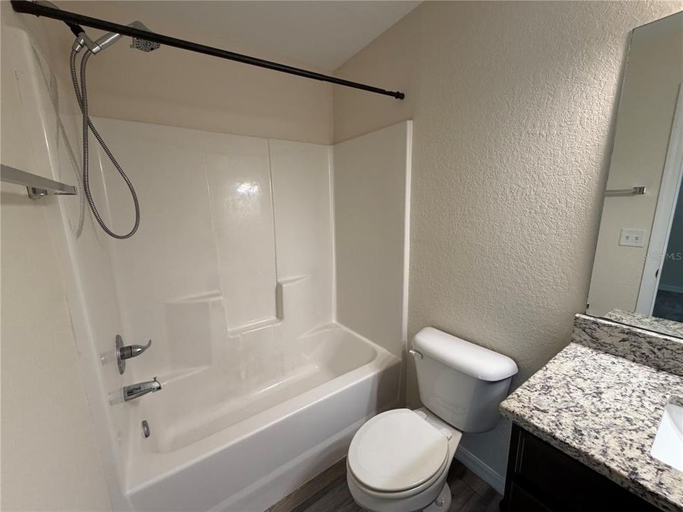 For Rent: $1,300 (2 beds, 2 baths, 3899 Square Feet)