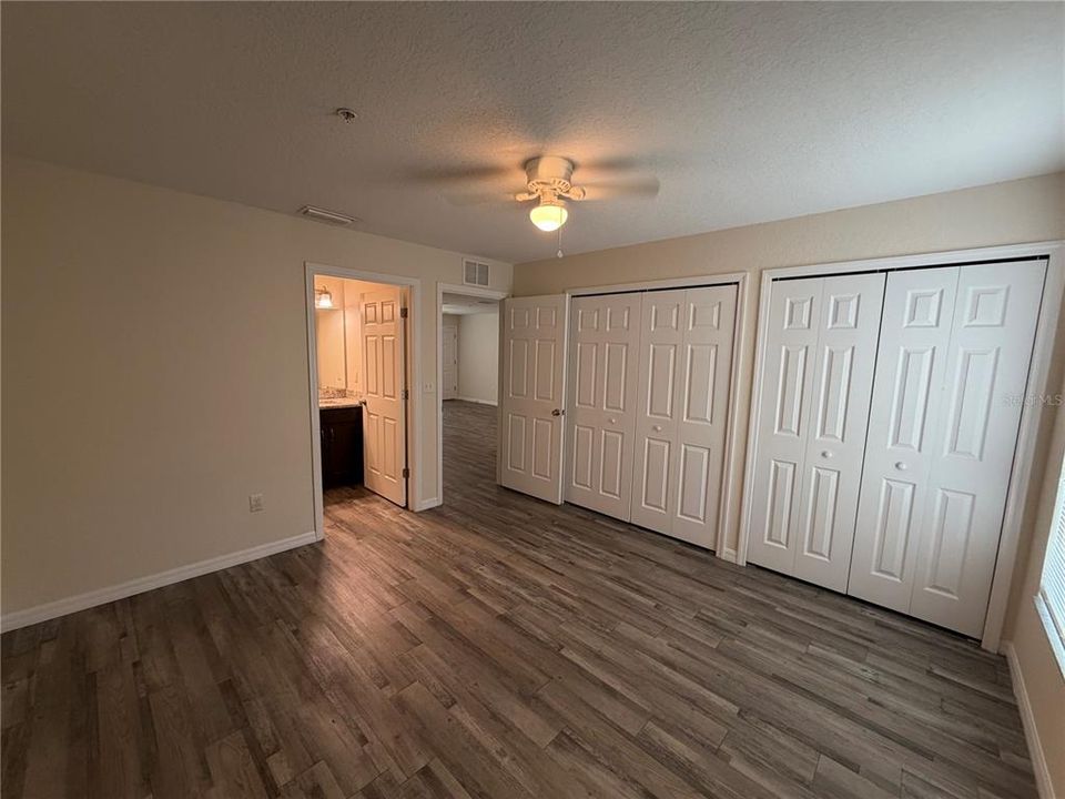 For Rent: $1,300 (2 beds, 2 baths, 3899 Square Feet)