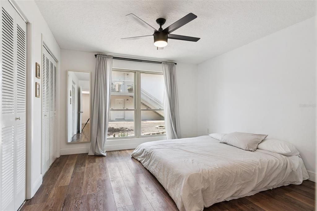 For Sale: $150,000 (1 beds, 1 baths, 695 Square Feet)