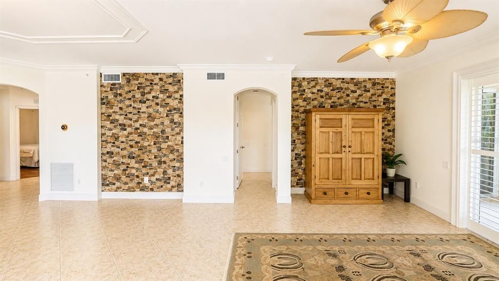For Rent: $3,250 (3 beds, 2 baths, 1804 Square Feet)