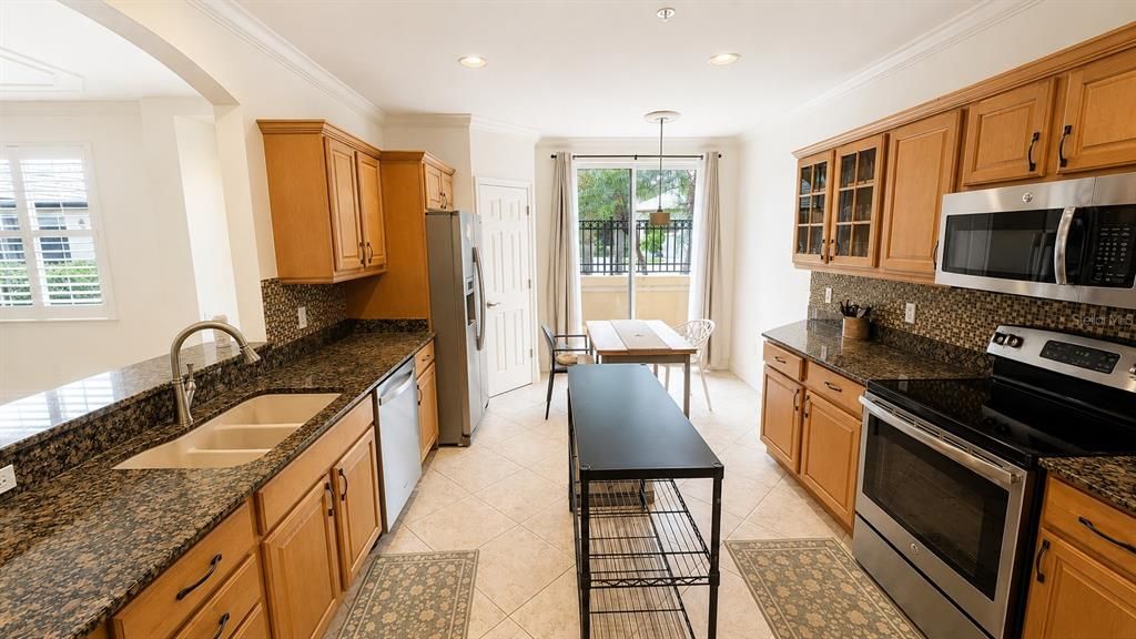 For Rent: $3,250 (3 beds, 2 baths, 1804 Square Feet)