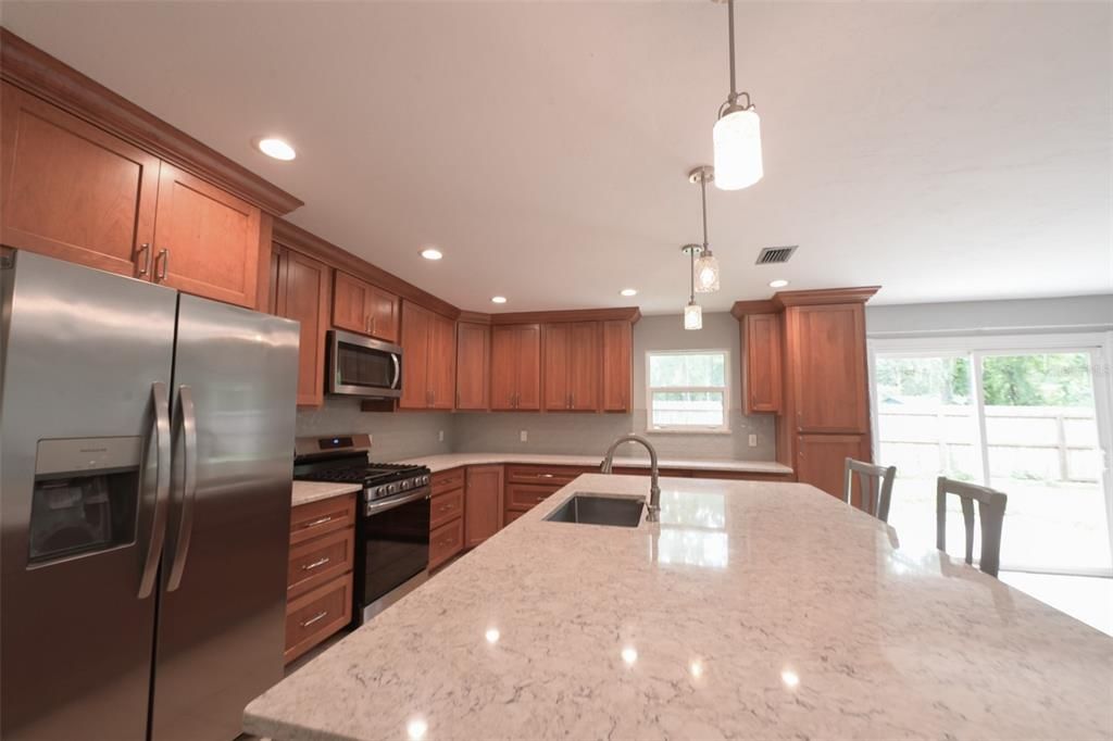 For Sale: $329,000 (3 beds, 2 baths, 1400 Square Feet)