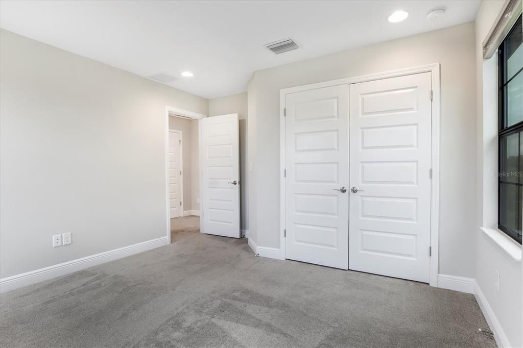 For Rent: $4,500 (5 beds, 4 baths, 4295 Square Feet)