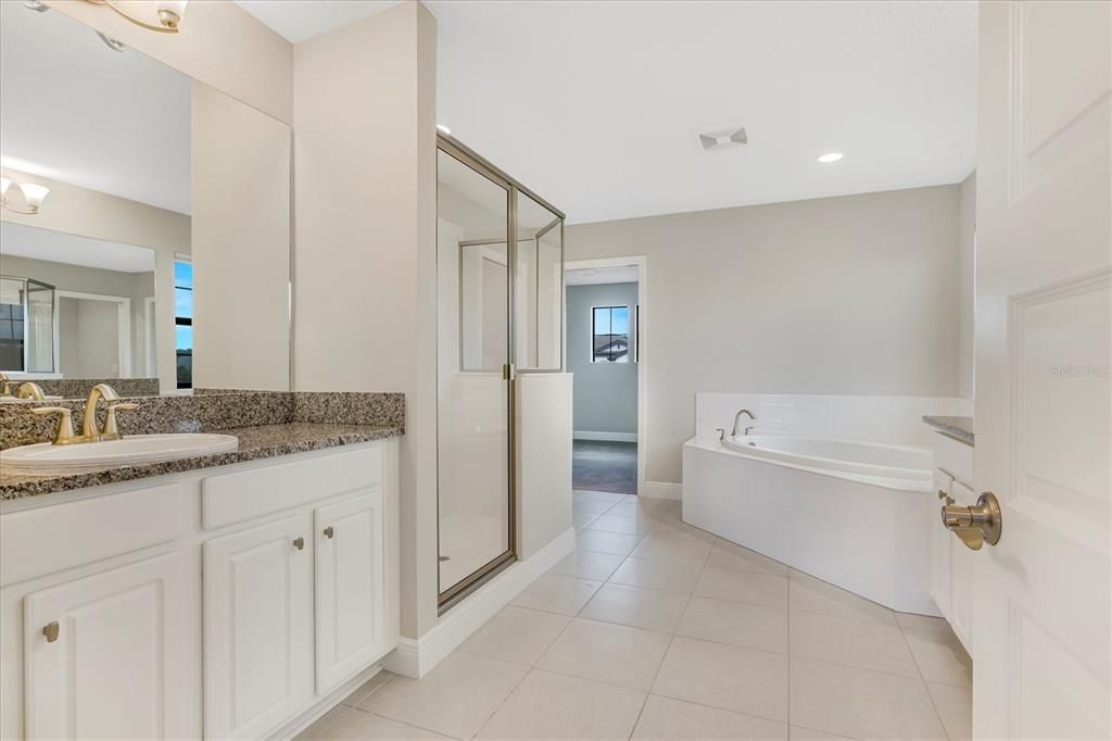 For Rent: $4,500 (5 beds, 4 baths, 4295 Square Feet)