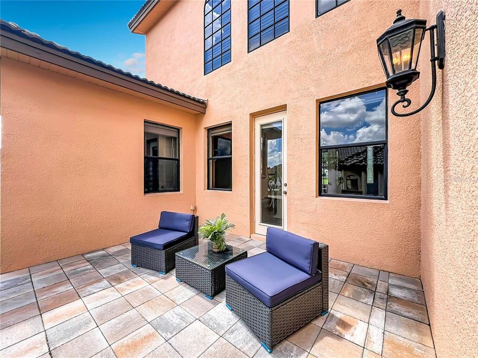 For Sale: $1,075,000 (4 beds, 4 baths, 3552 Square Feet)