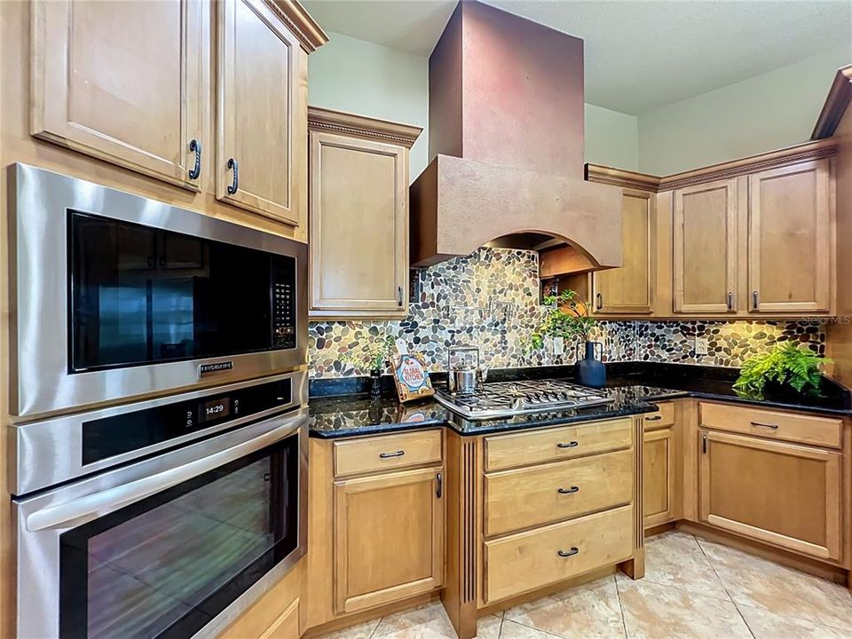 For Sale: $1,075,000 (4 beds, 4 baths, 3552 Square Feet)