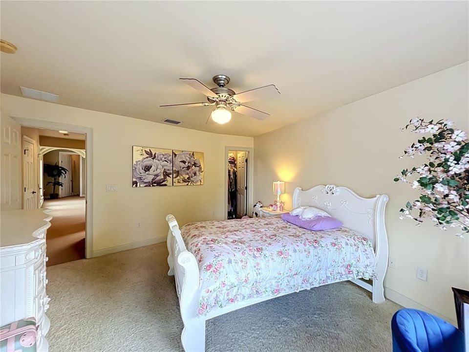 For Sale: $1,075,000 (4 beds, 4 baths, 3552 Square Feet)