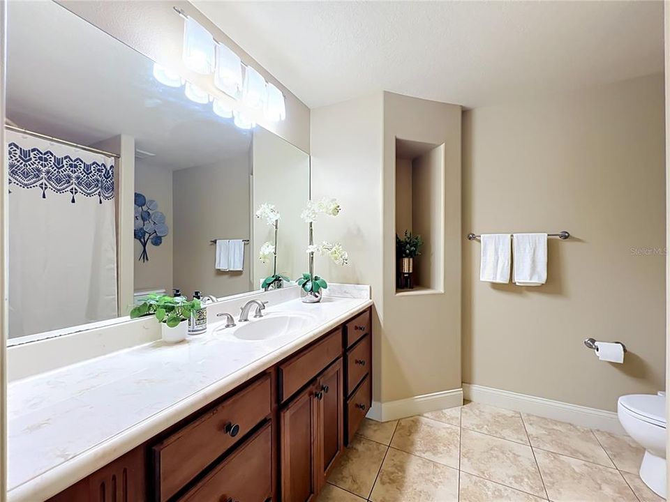 For Sale: $1,075,000 (4 beds, 4 baths, 3552 Square Feet)