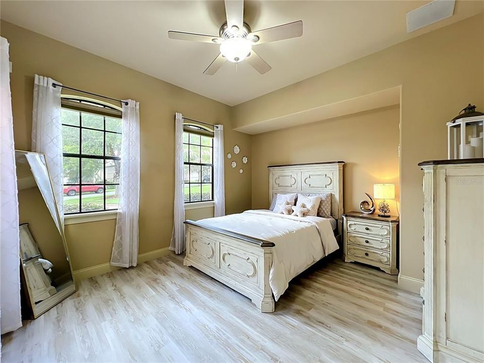 For Sale: $1,075,000 (4 beds, 4 baths, 3552 Square Feet)