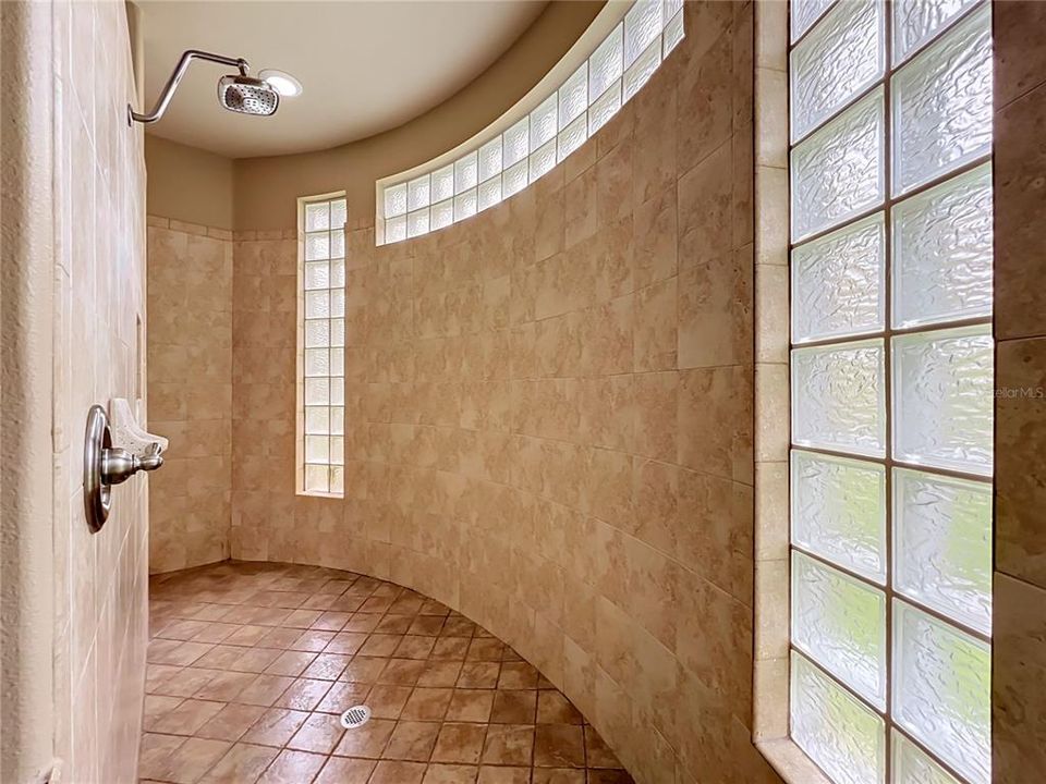 For Sale: $1,075,000 (4 beds, 4 baths, 3552 Square Feet)