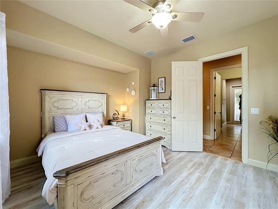 For Sale: $1,075,000 (4 beds, 4 baths, 3552 Square Feet)