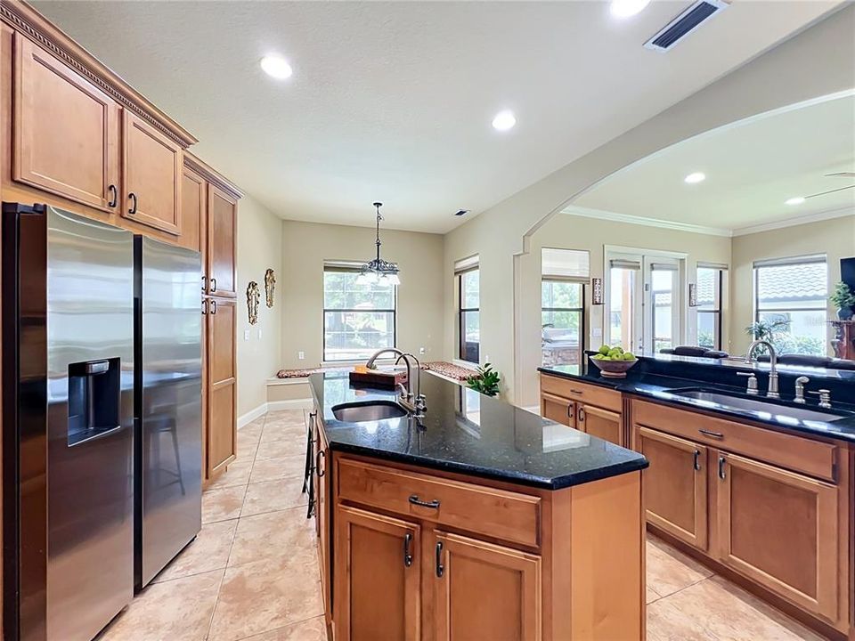 For Sale: $1,075,000 (4 beds, 4 baths, 3552 Square Feet)