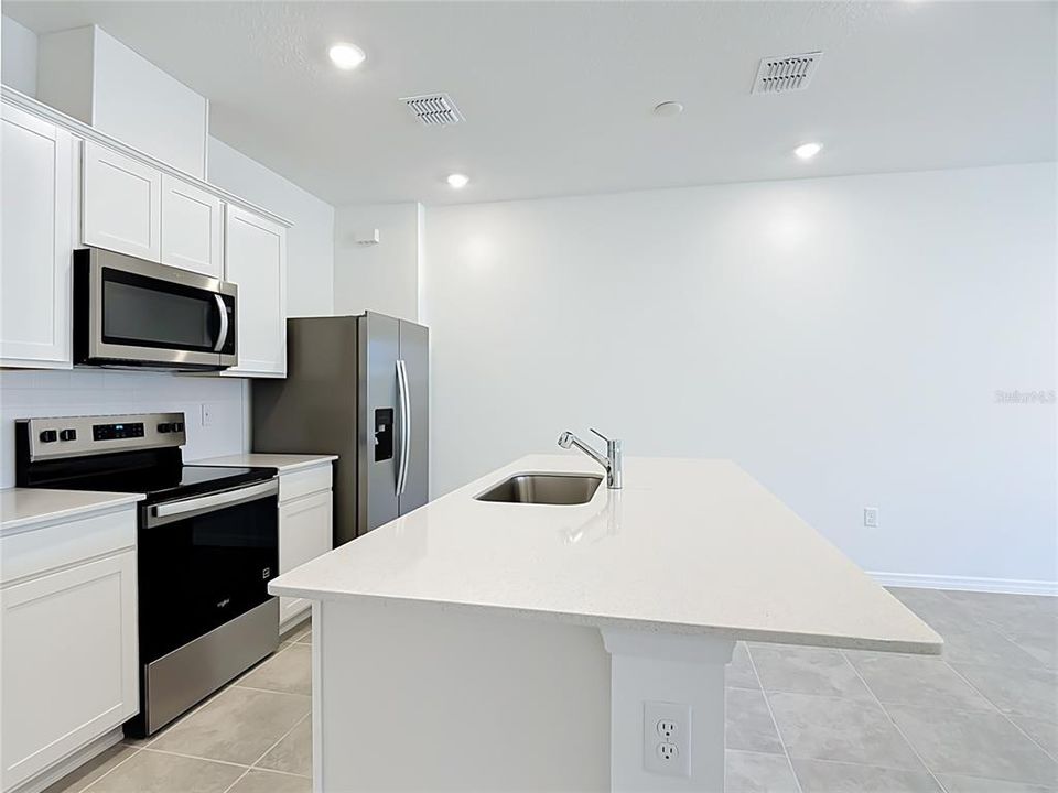 For Rent: $2,500 (3 beds, 2 baths, 1528 Square Feet)